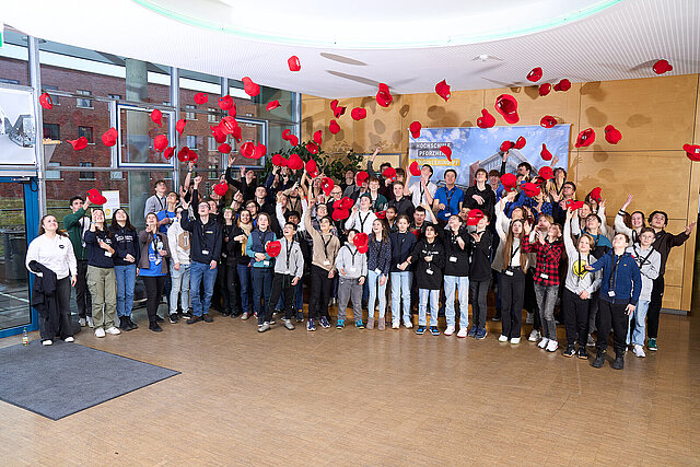 Die Teilnehmenden des „Jugend forscht“-Regionalwettbewerbs Pforzheim/Enz 2024