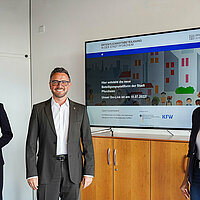 v. l.: Kevin Lindauer (Digitalisierung), Oberbürgermeister Peter Boch und Susanne Wacker (Bürgerbeteiligung)