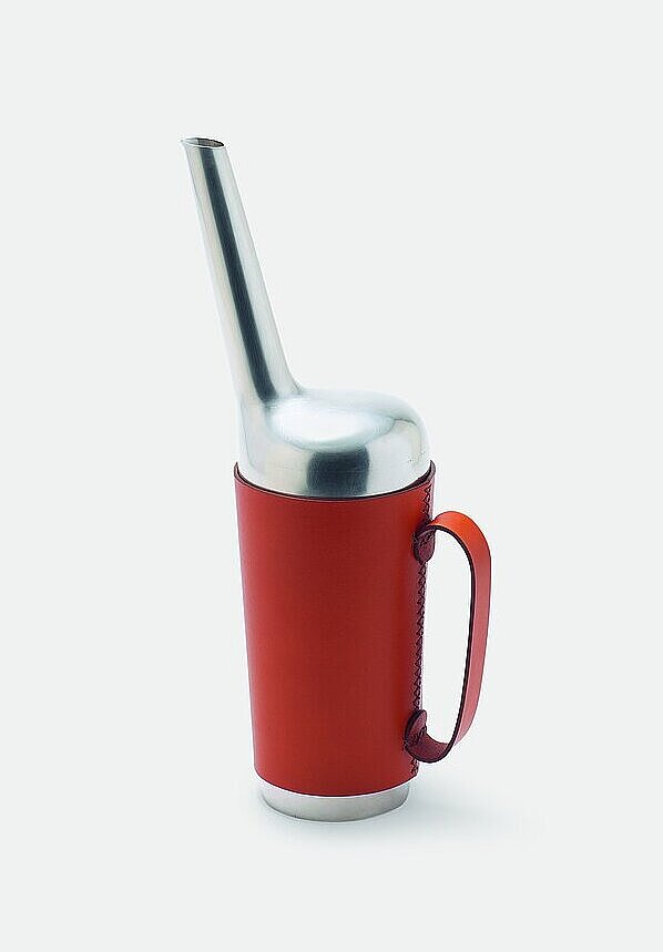 Flasche »Bottle in Silver« Silber, Leder, Lee Sungyeoul, 2023 Flasche »Bottle in Silver« Silber, Leder, Lee Sungyeoul, 2023 - copyright: Lee Sungyeoul - Ersteller: Foto Sangduk Han