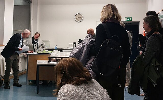 Momentaufnahme der gut besuchten Veranstaltung „Aufgetischt“.