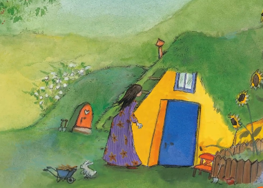 Eine Frau im langen Kleid steht vor einem kleinen gelben Haus mit blauer Tür in einer grünen Landschaft. - copyright: ONILO - Ersteller: ONILO