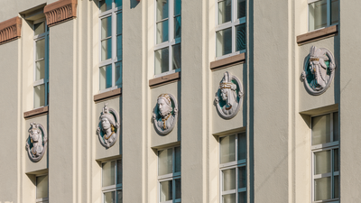 Color Photo: Facade decoration Bleichstraße 77