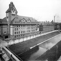 Schwarz-Weiß-Aufnahme von circa 1912: Das Reuchlin-Gymnasium - copyright:Stadtarchiv Pforzheim – Institut für Stadtgeschichte, S1-5-10-R-46