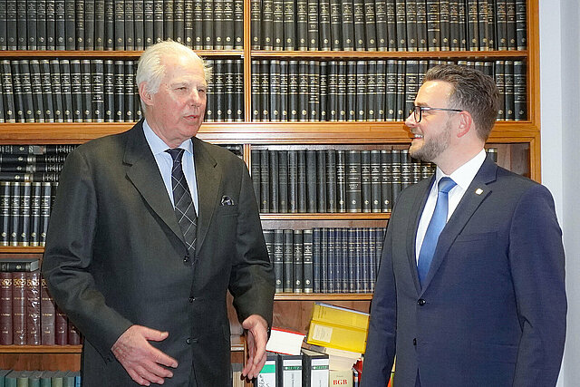 OB Peter Boch gratuliert Joachim Becker