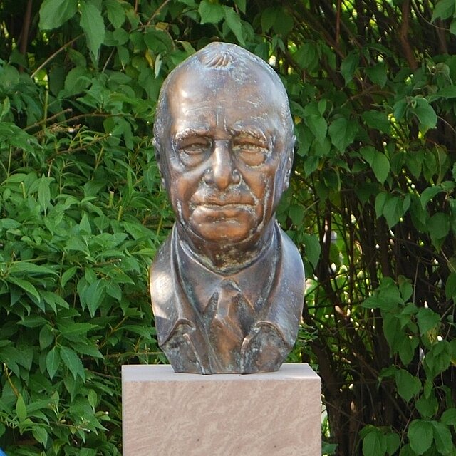 Emil Kollmar-Büste