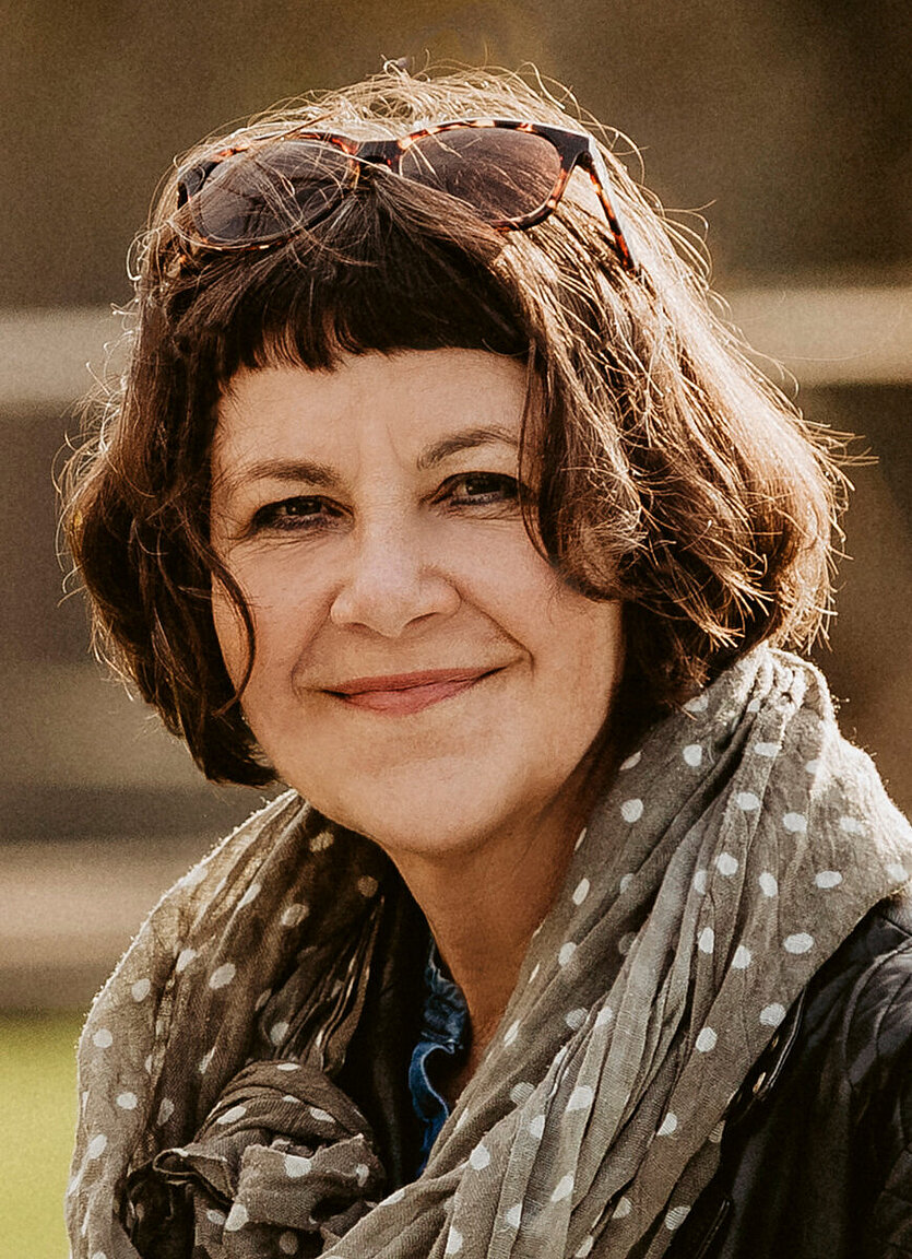 Fotoportrait in Farbe einer Frau - copyright: Monika Lang - Ersteller: Monika Lang