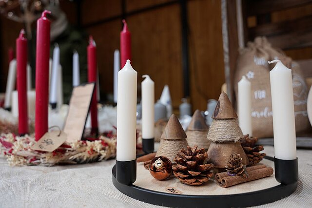 Foto: Schlichter Adventskranz aus Holz - copyright:Stadt Pforzheim