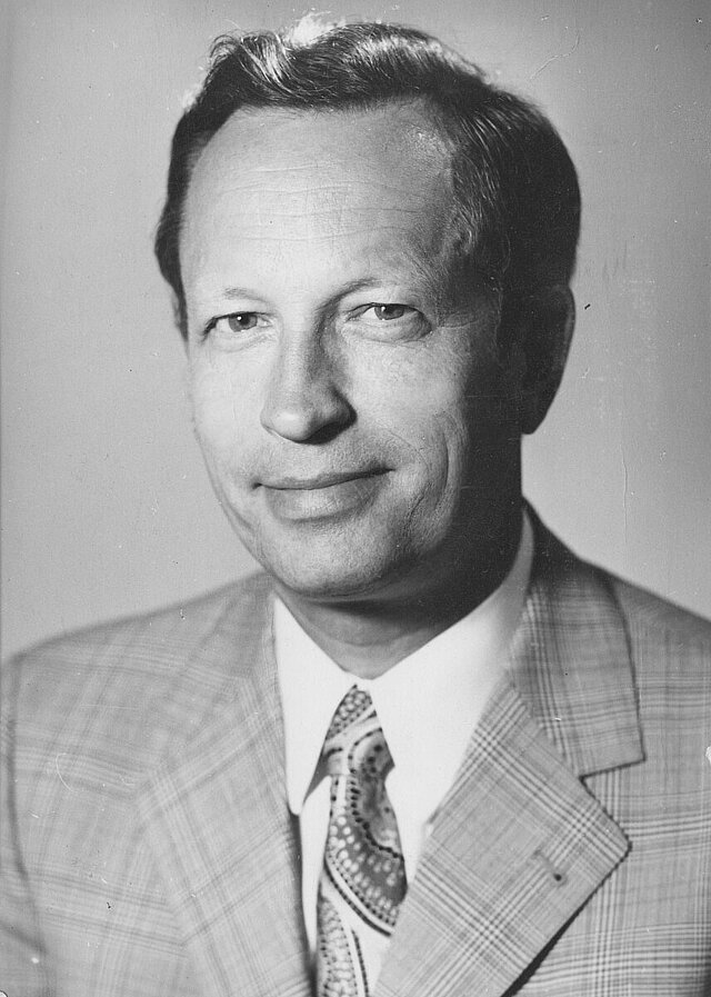 Willi Weigelt Schwarz-weiß-Portrait von Willi Weigelt 1971 - copyright:Stadtarchiv Pforzheim – Institut für Stadtgeschichte, S1-29-W-47-P-37