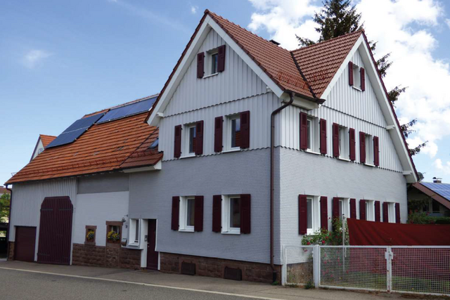 Farbfoto: Schellbronnerstraße 39, Außenansicht, heute - copyright:denk mal!-Tour Hohenwart