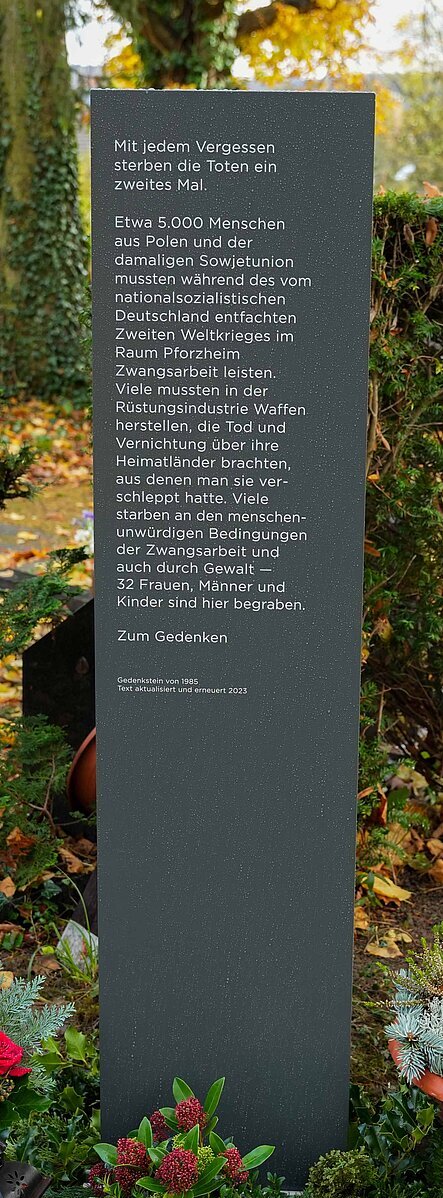 Abb.: Die 2023 errichtete Gedenkstele auf dem Brötzinger Friedhof - copyright:Stadt Pforzheim