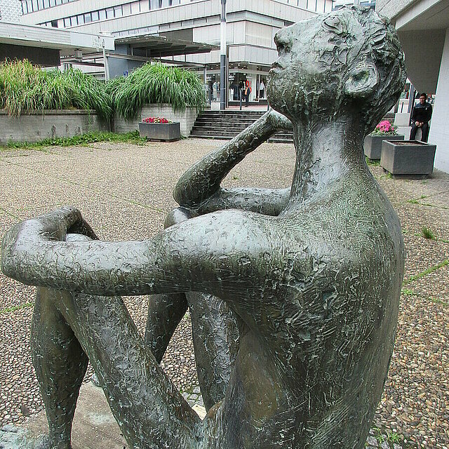 Die Skulptur der Horchende - copyright:Stadt Pforzheim