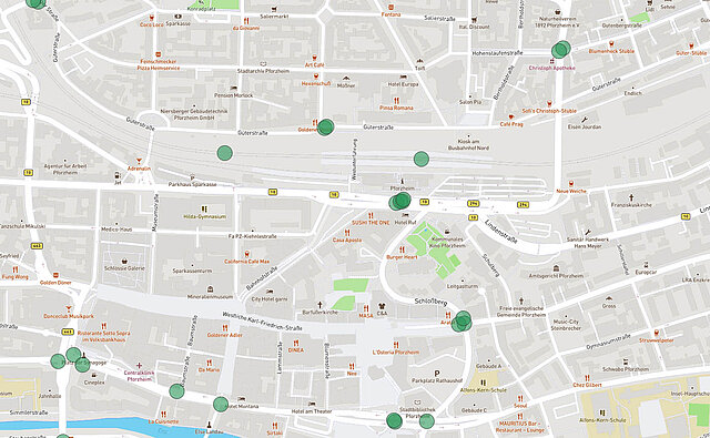 Kartenansicht: Abbildung 13: Gute Querbarkeit von Straßen im Kernstadtbereich (zu Fuß/mit Rollstuhl, Fahrrad/E-Bike)  - copyright:Kartenausschnitt: OpenStreetMap / Grafische Bearbeitung: Kokonsult