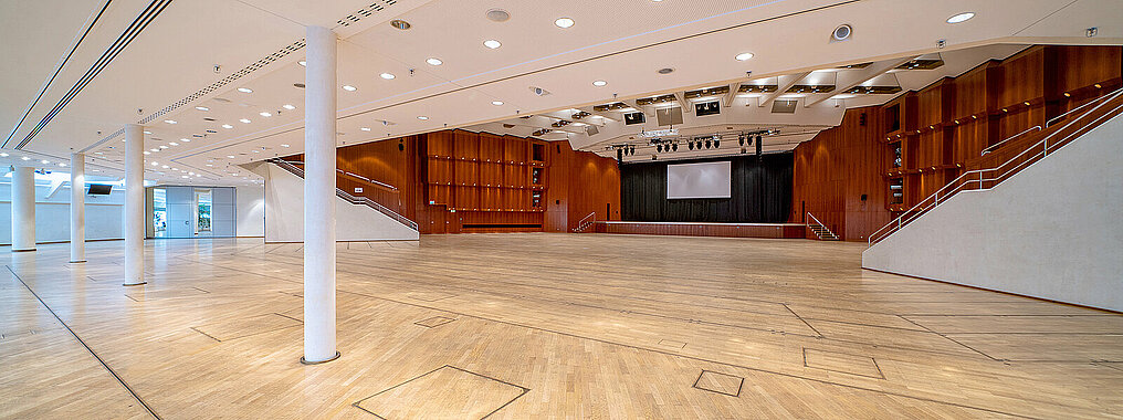 Ansicht Location CongressCentrum Pforzheim CCP Foyer geöffnet zum Großen Saal