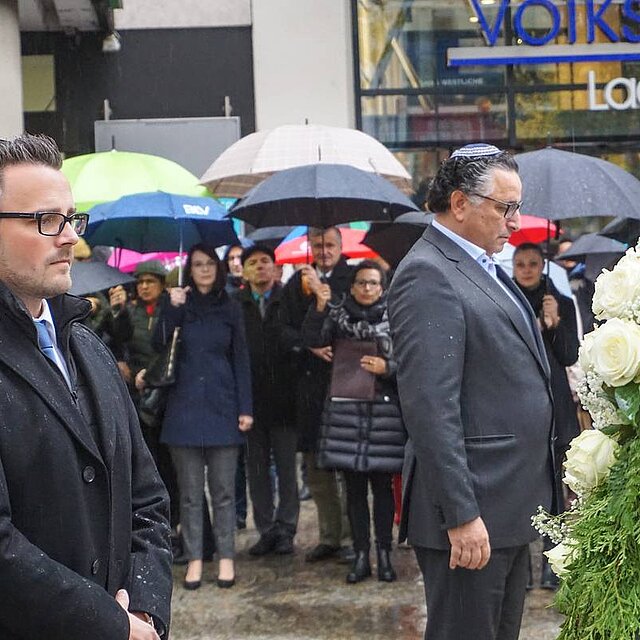 Gedenkfeier zur Reichspogromnacht am Platz der Synagoge