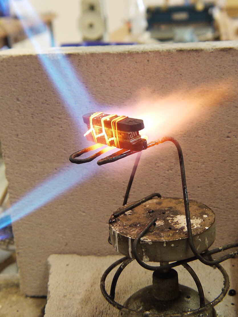 Mokume Gane: Barren-Schweißen - copyright: Mokume-Gane-Artisten - Ersteller: Stephan Frank