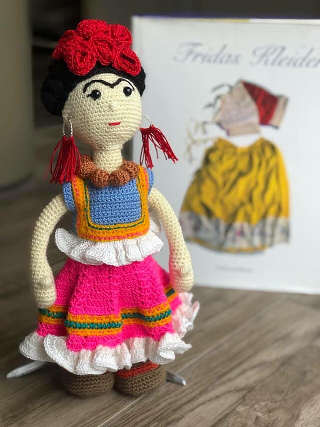Amigurumi-Strickpuppe "Frida Kahlo von Ana-Rosa Lopez
