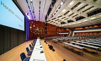 CCP CongressCentrum Pforzheim Großer Saal Kongress-Location für 600 Gäste und Teilnehmer in Reihenbestuhlung