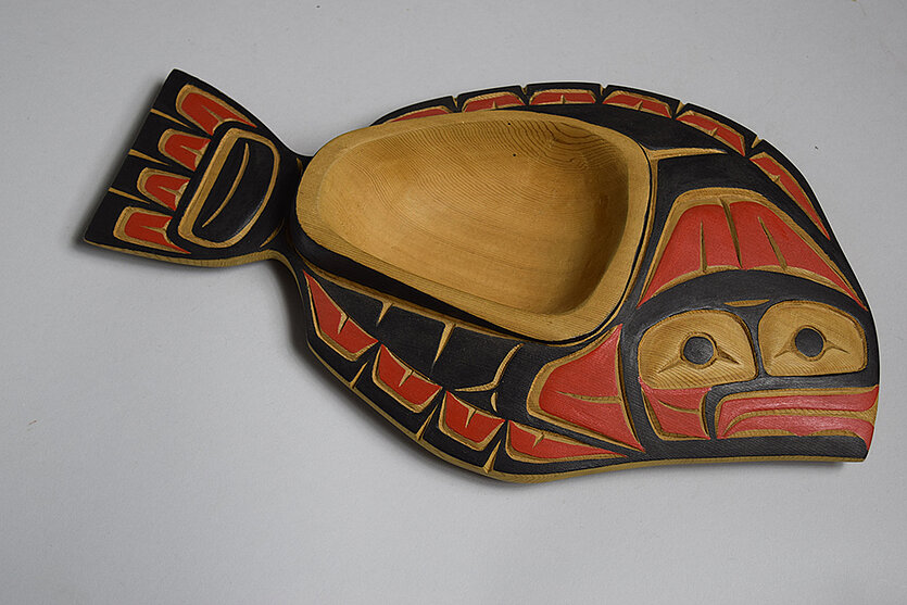 Schale »Halibut Bowl« Clifford George, Nootka, Vancouver Island, 1996-2000 - copyright: © GRASSI-Museum für Völkerkunde zu Leipzig, Staatliche Kunstsammlungen Dresden - Ersteller: Melanie Meier