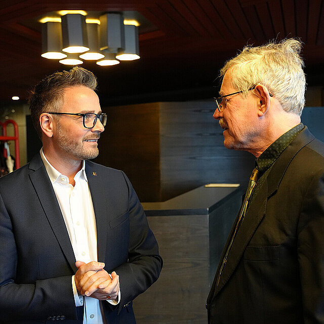  - copyright:Ella Martin