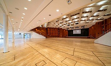 CCP CongressCentrum Pforzheim Großer Saal Eventlocation mit großem Foyer komplett geöffnet und viel Platz