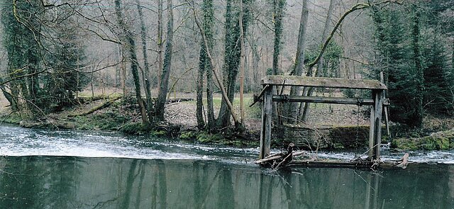 Historische Wehranlage im Würmtal