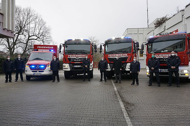 Übergabe Fahrzeuge Feuerwehr