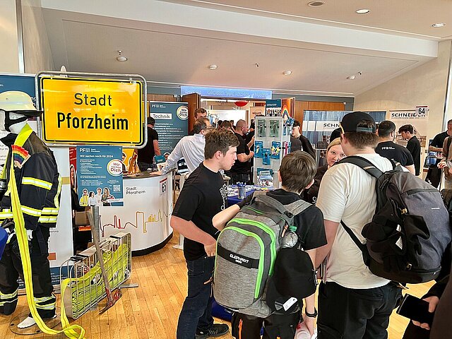 Ausbildungsstand auf der Messe "Berufe aktuell" im CongressCentrumPforzheim