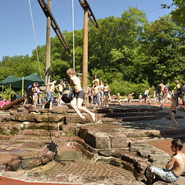 Wasserspielplatz im Enzauenpark