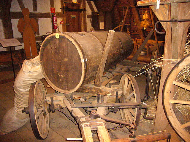 Bild: Historisches, bäuerliches Arbeitsgerät