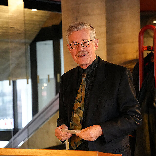  - copyright:Ella Martin