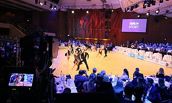 Blick mit der Kamera für die Liveübertragung auf das Tanzturnier im CCP