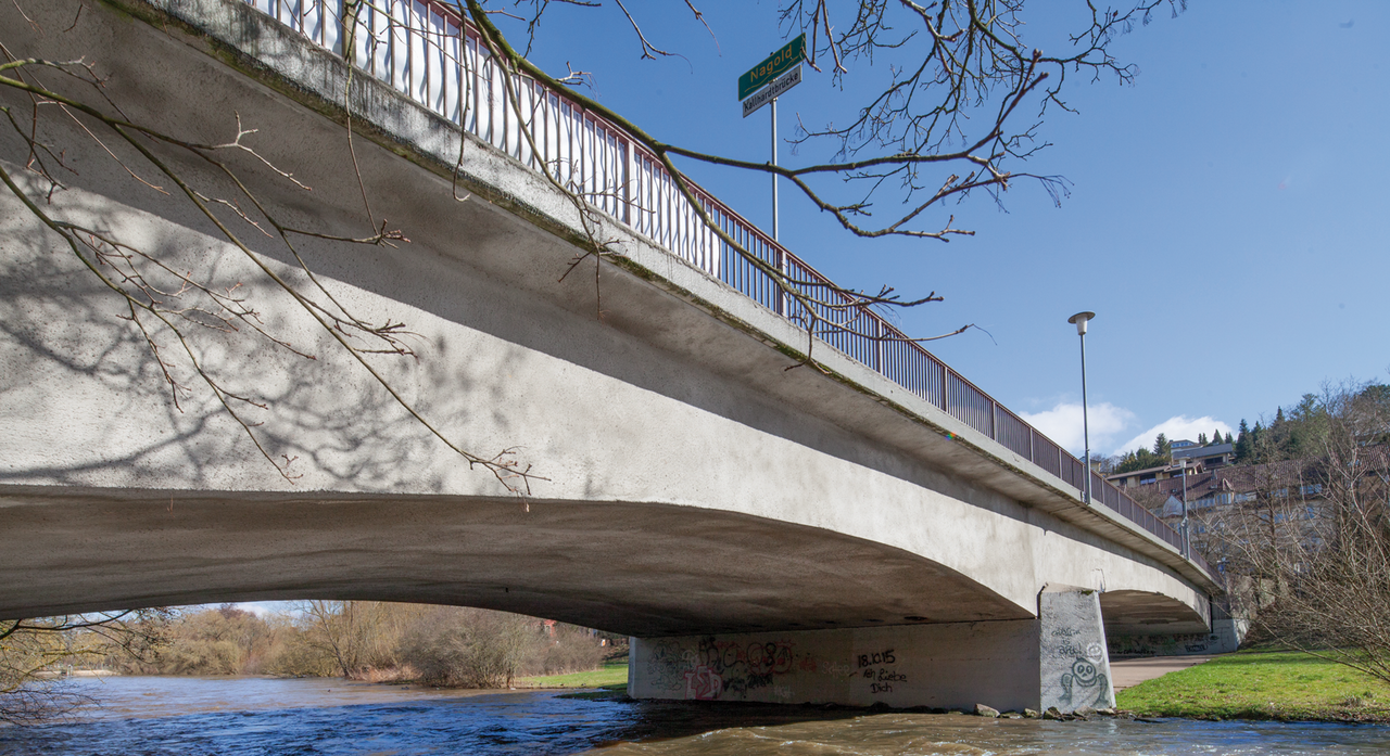 Colour Photo: The Kallhardt Brücke over the Nagold. - copyright:Fotoverlag: Günter Beck