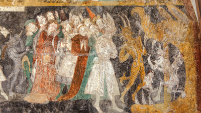 Colour photo: Close-up of the murals in the choir of the old town church of St. Martin.
