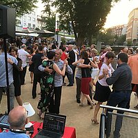 Tango am Fluss: Open Air Tango Argentino am Enzbalkon