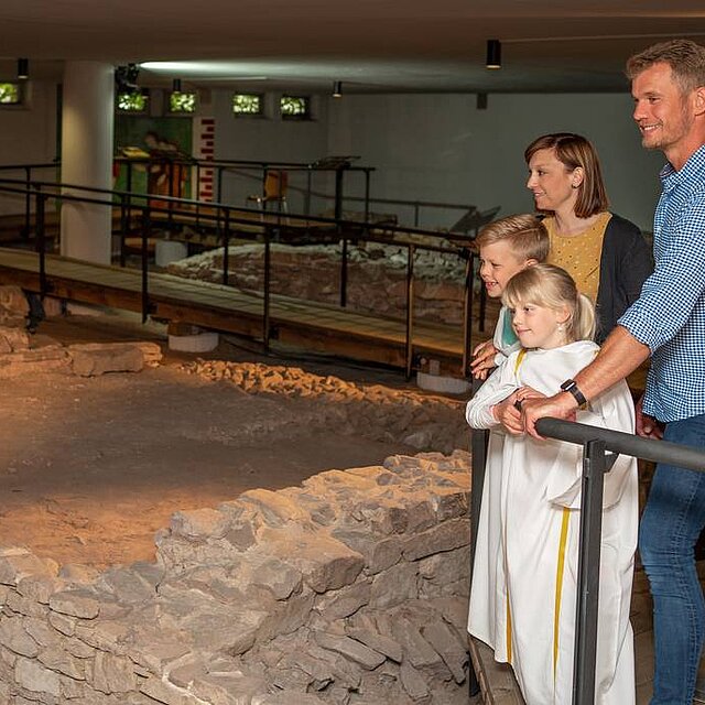 Ansicht des archäologischen Schauplatzes mit Mauerresten aus der Zeit der Römer Ansicht des archäologischen Schauplatzes mit Mauerresten aus der Zeit der Römer