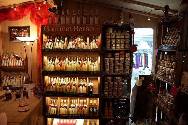 Foto: Gourmet-Sortiment auf dem Goldenen Weihnachtsmarkt - copyright:Stadt Pforzheim