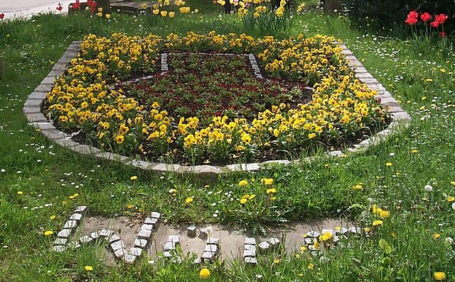 Pflanzbeet "Würmer Wappen" Pflanzbeet "Würmer Wappen"