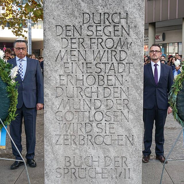 Gedenkfeier zur Reichspogromnacht am Platz der Synagoge