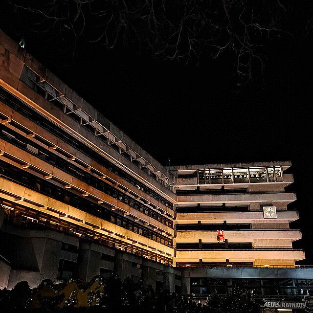 "Orange Your City" - Rathaus leuchtet in Orange - copyright:Stadt Pforzheim